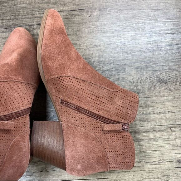 Violet & Red~Women’s~Deep Salmon Suede  Booties "Carley" ~Size 9.5M - Picture 7 of 9